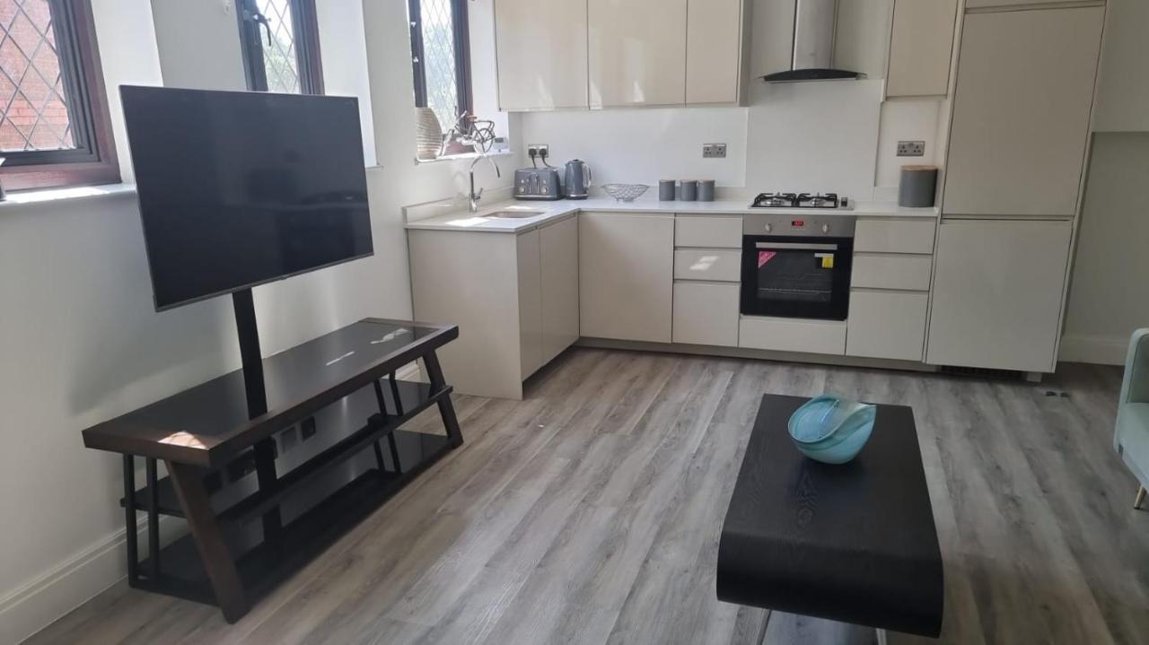 Jasmin Apartments - Luxury 1 & 2 Bedroom Units With Free Parking Bushey Εξωτερικό φωτογραφία
