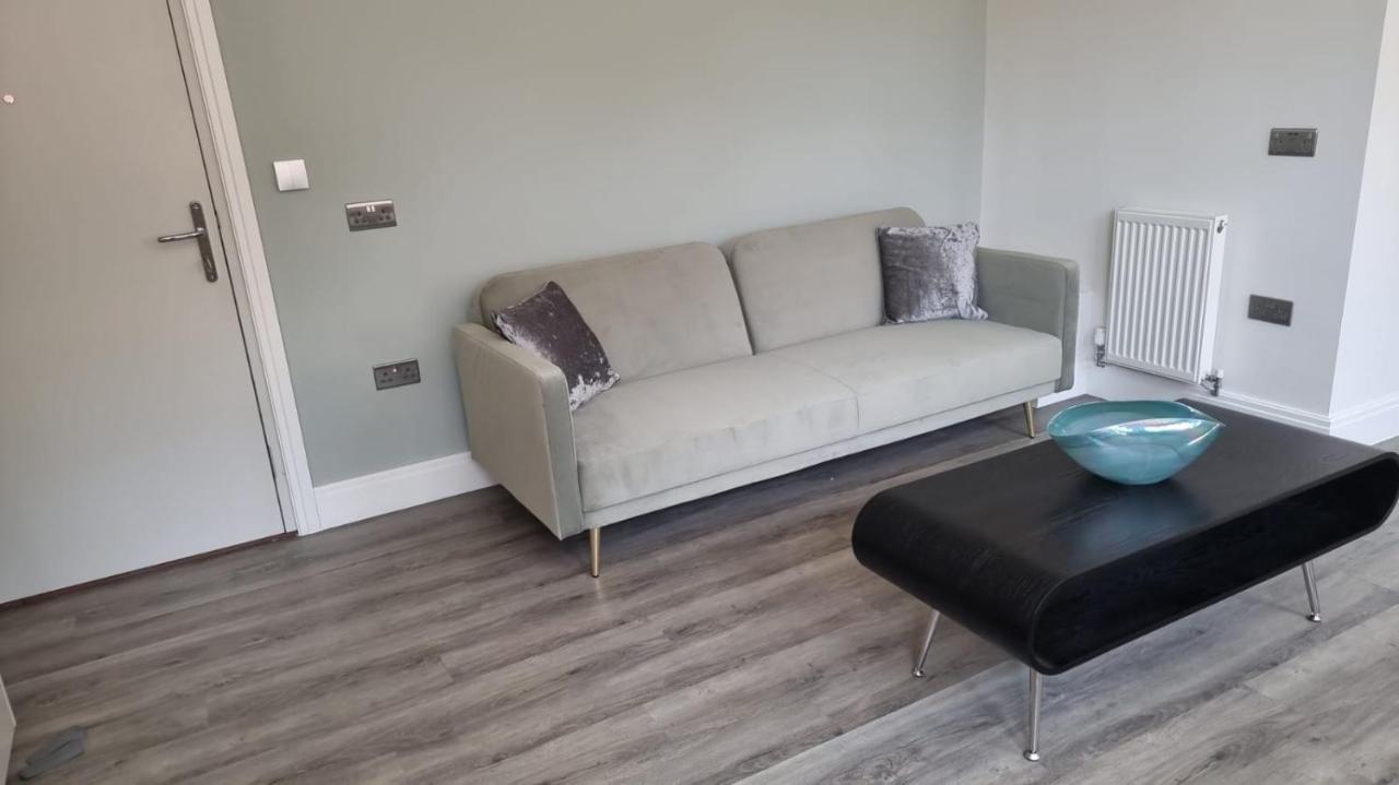 Jasmin Apartments - Luxury 1 & 2 Bedroom Units With Free Parking Bushey Εξωτερικό φωτογραφία